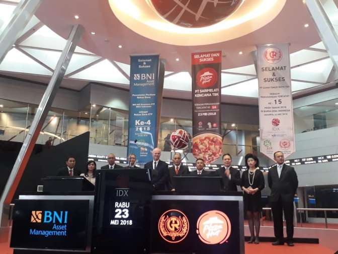 Perdagangan Perdana, Saham Pizza Hutt Langsung Meroket 2,73%