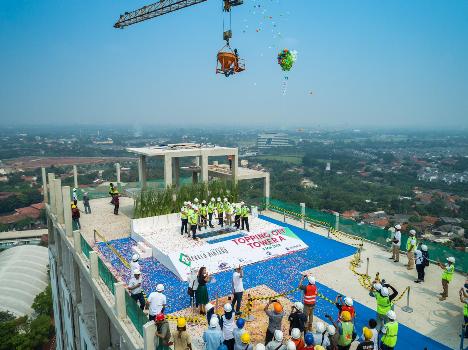 Topping Off Tower A Apartemen Emerald Bintaro
