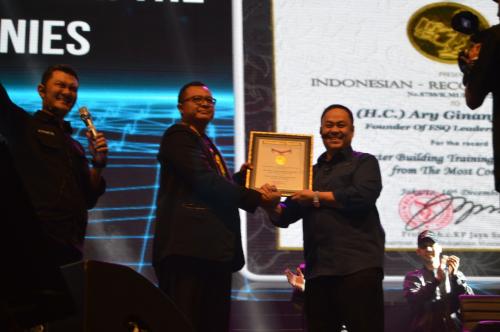 Diikuti 104 Perusahaan, Training ESQ Ini Raih Rekor MURI