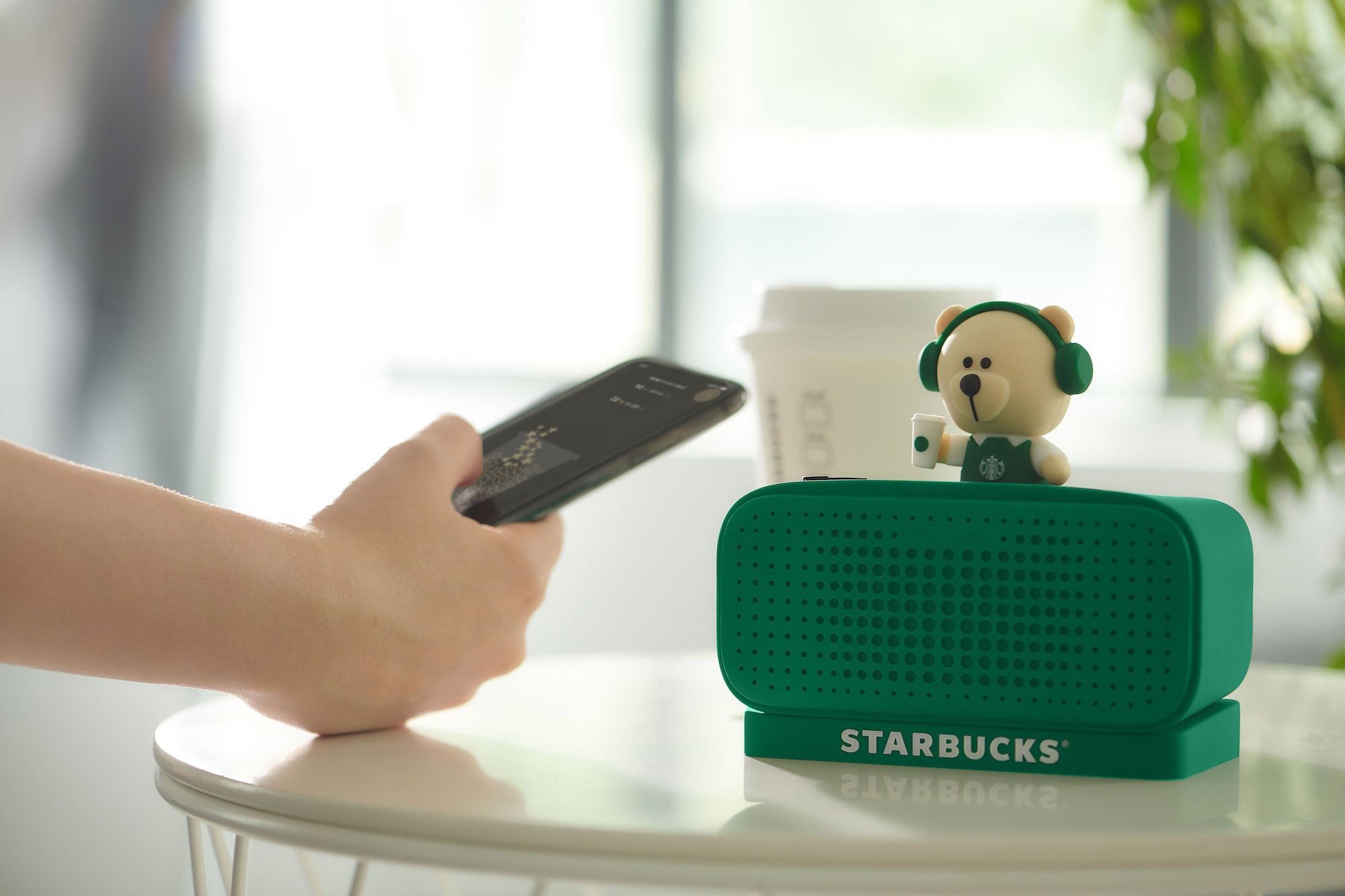 Pesan ke Starbucks Bisa via Perintah Suara!