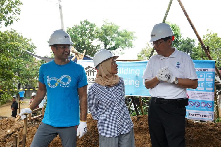Amar Bank Bangun 20 Rumah Layak Huni untuk Warga