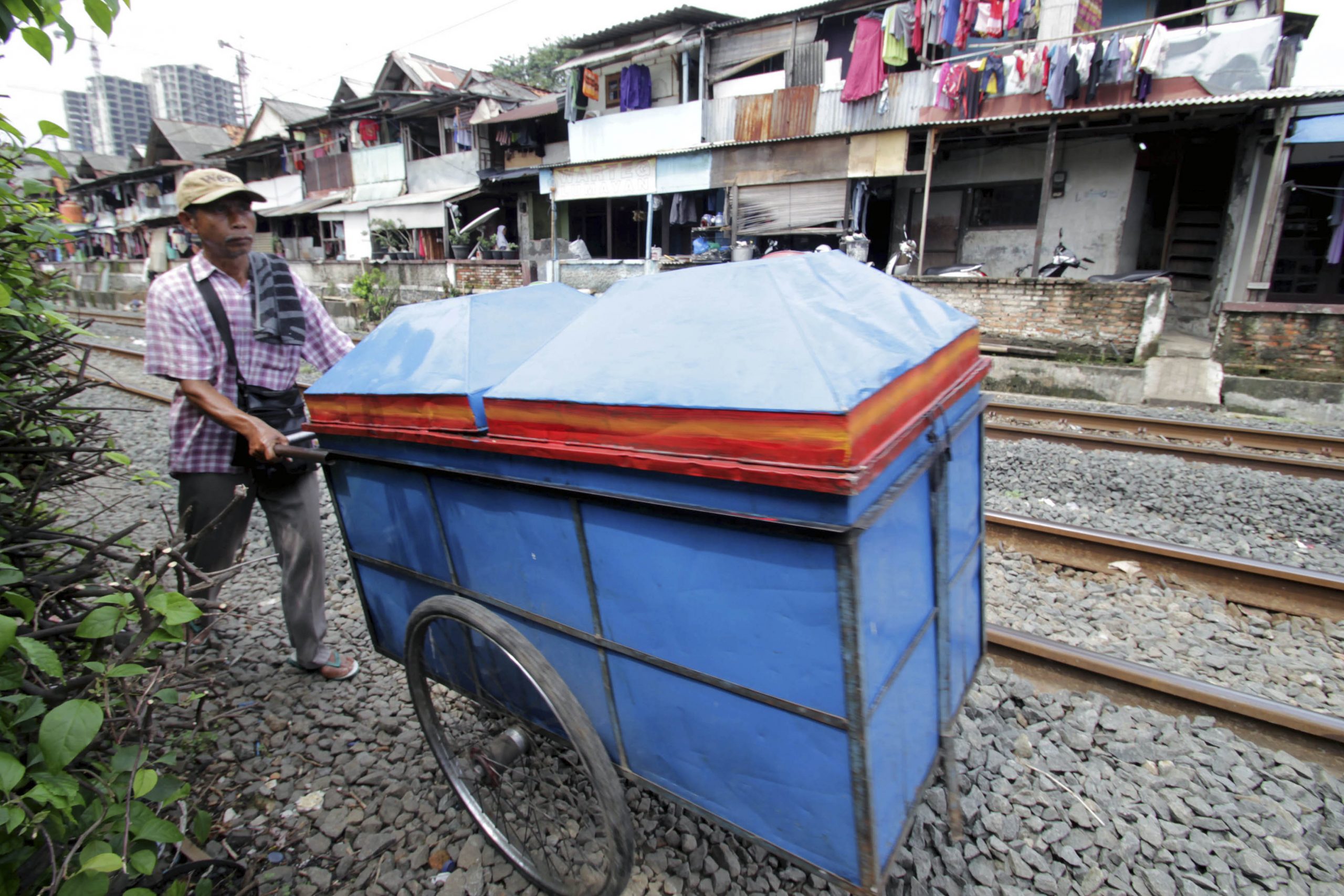 FOTO – Diterjang COVID-19, Angka Kemiskinan Diprediksi Meningkat