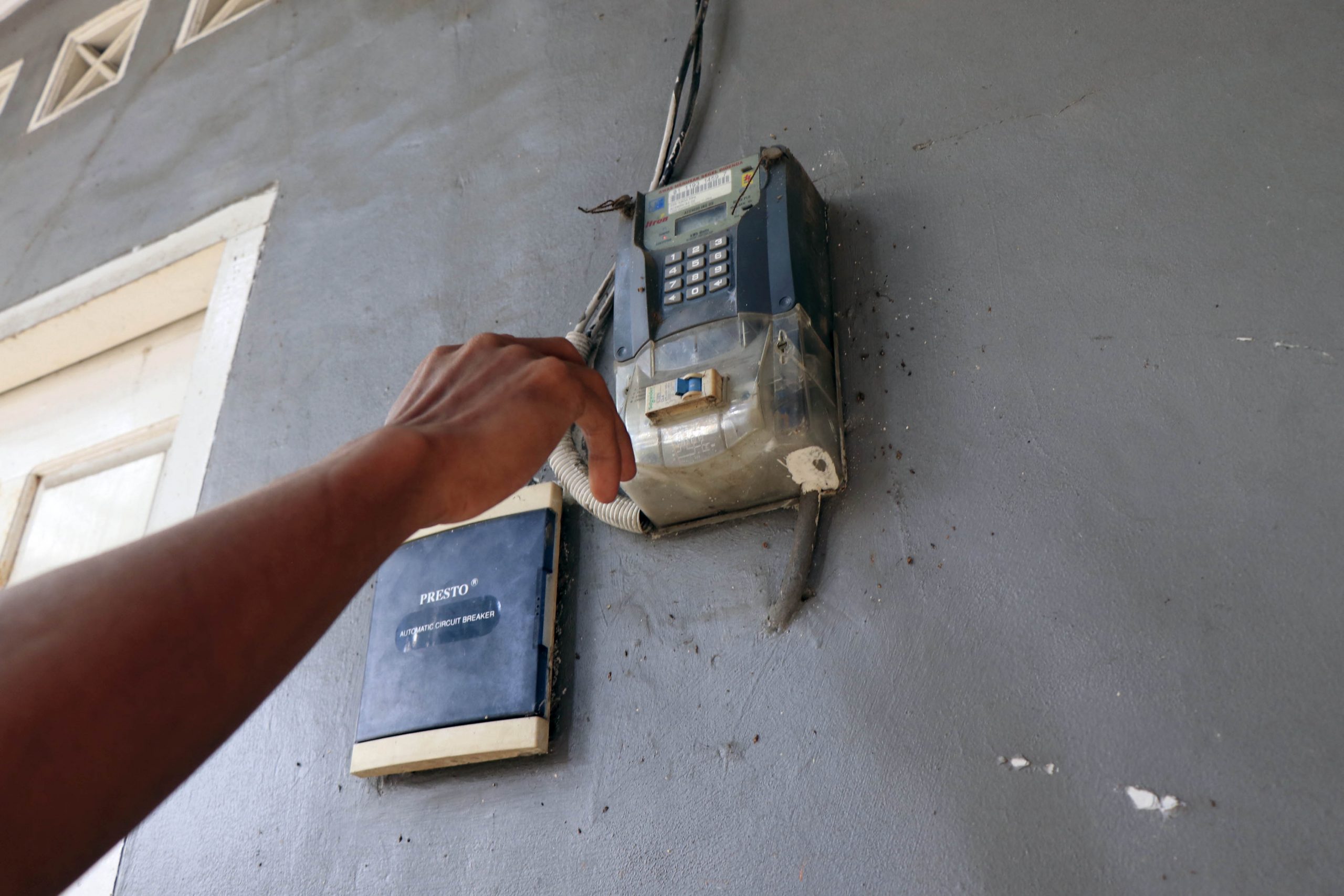 FOTO – Kompensasi Tarif Listrik