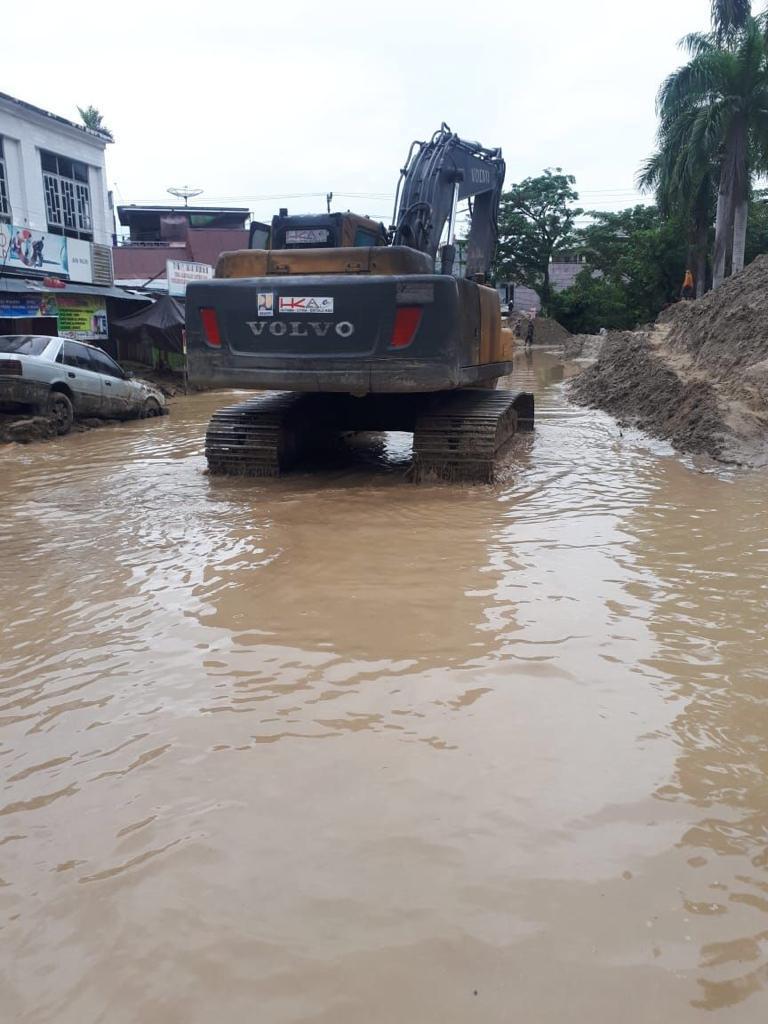 Hutama Karya Tanggap Bencana Banjir Bandang Masamba