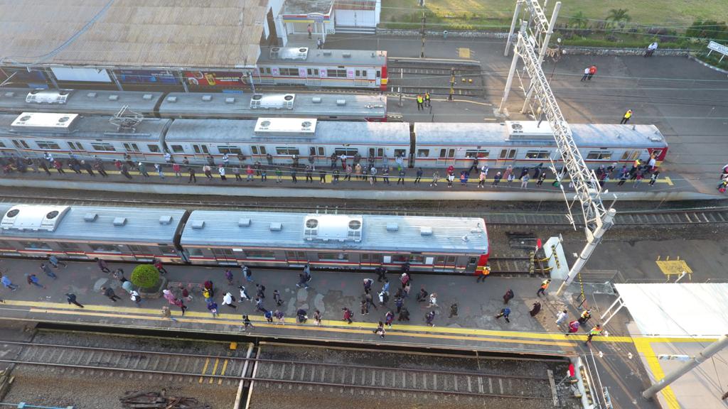 Pengguna KRL Sudah Beradaptasi dengan New Normal