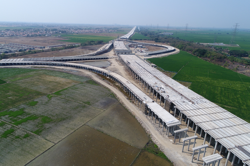 Jalan Tol Cibitung-Cilincing Dikebut, JSMR Alihkan Lantas