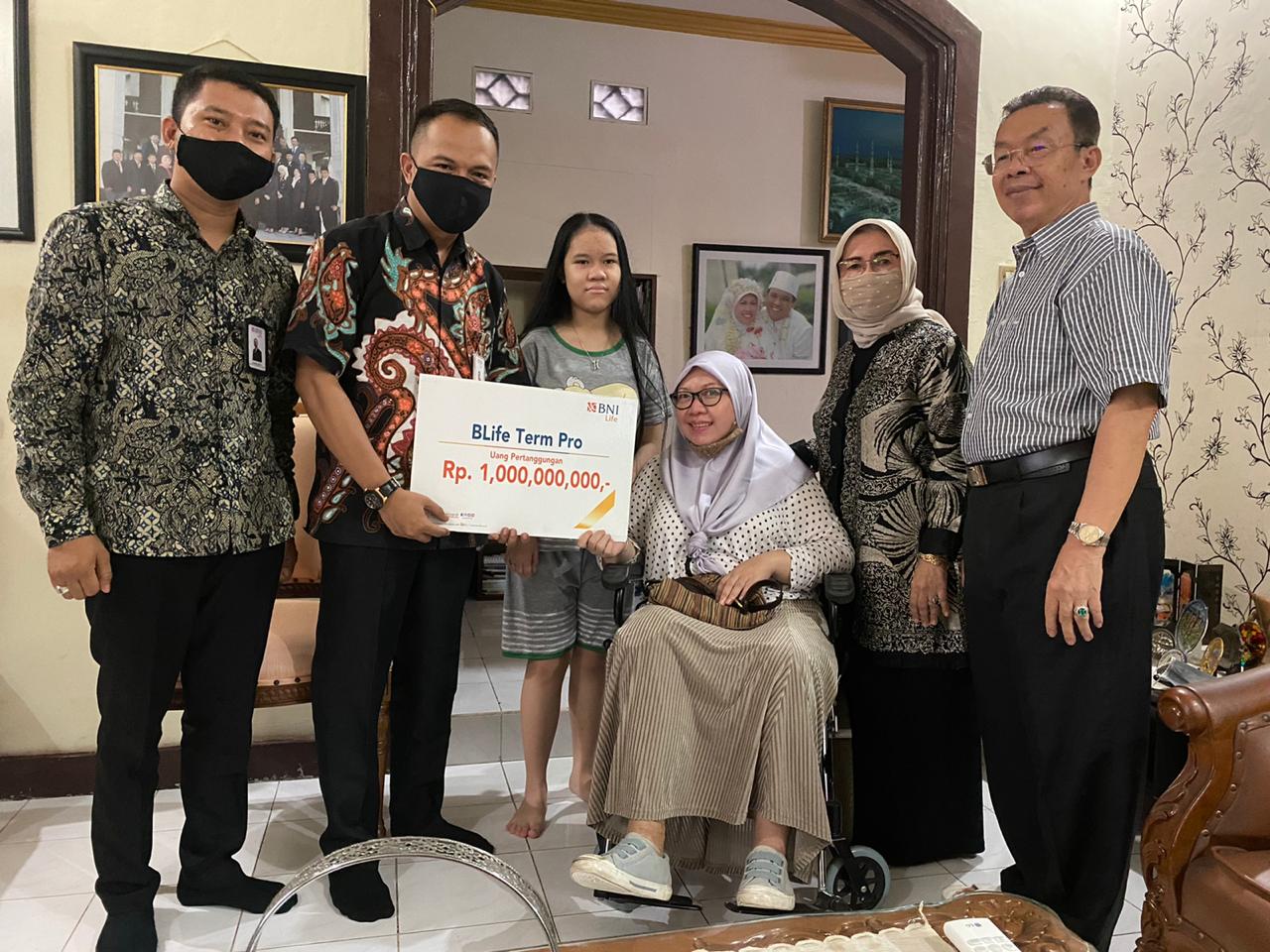 BNI Life Bayarkan Klaim Nasabah Rp 1 Miliar