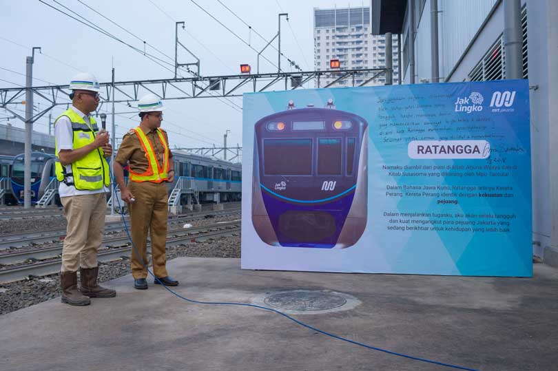 Wujud Rasa Terima Kasih Manajemn MRT Lewat Sebuah Buku