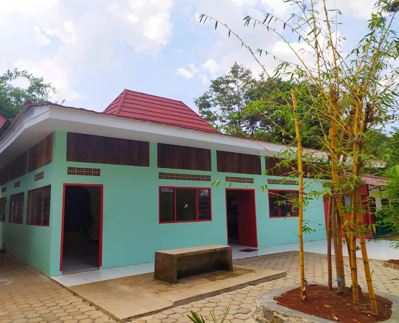 Hutama Karya Salurkan Bantuan Sarana dan Prasarana Infrastruktur