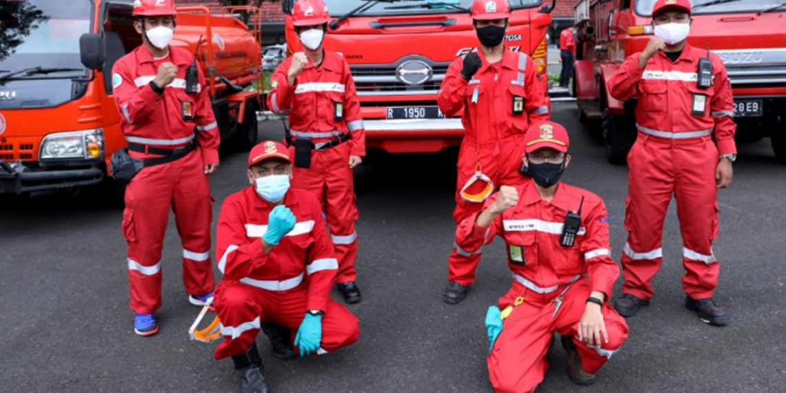 Mobil Pemadam Jadi Penyemprot Disinfektan