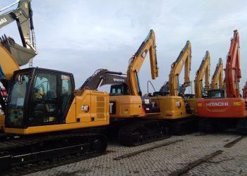 Di Terminal IPCC, Hitachi-Isuzu Kuasai Ekspor Alat Berat dan Truk