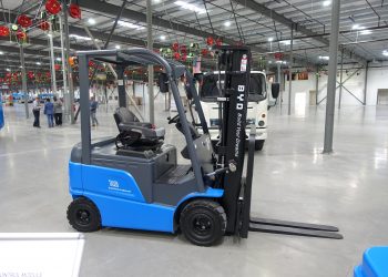 53 Forklift Listrik Dioperasikan Chandra Asri