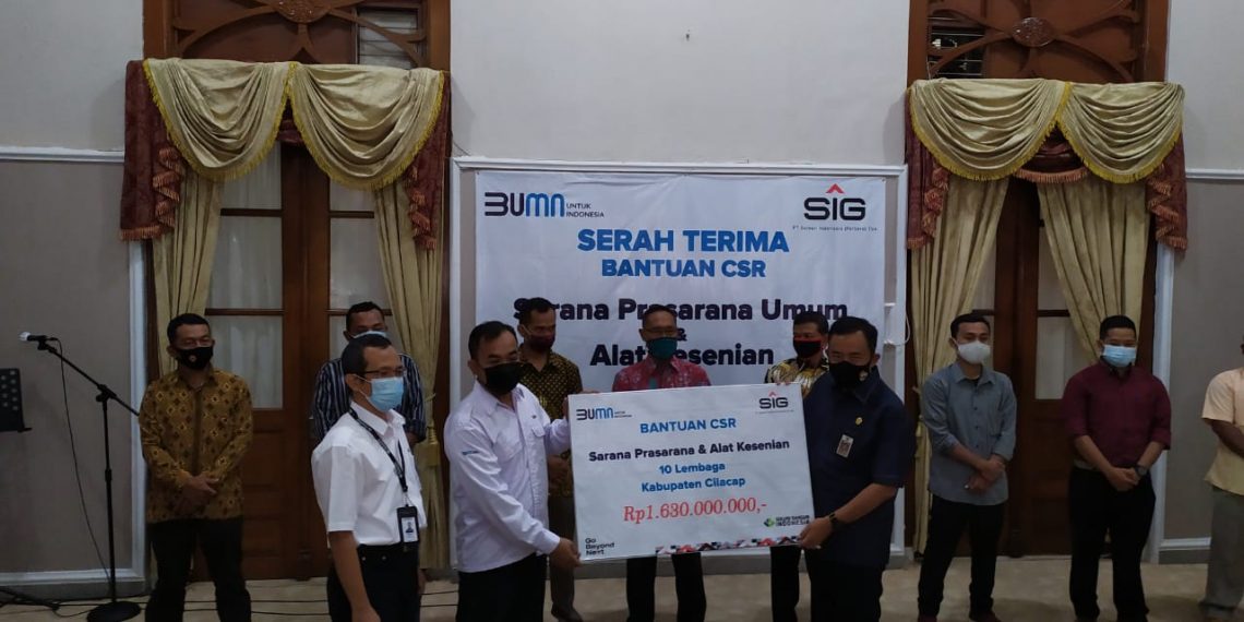 SIG Salurkan Bantuan CSR di Kabupaten Cilacap Senilai Rp1,63 Miliar