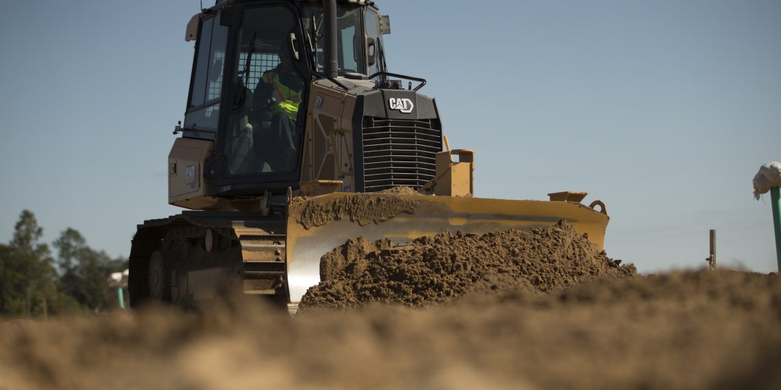 Trakindo Rilis Trio Dozer Kecil Tangguh dan Canggih