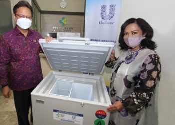 Sukseskan Program Vaksinasi Covid-19, Unilever Donasikan 1.400 Unit Kabinet Pendingin