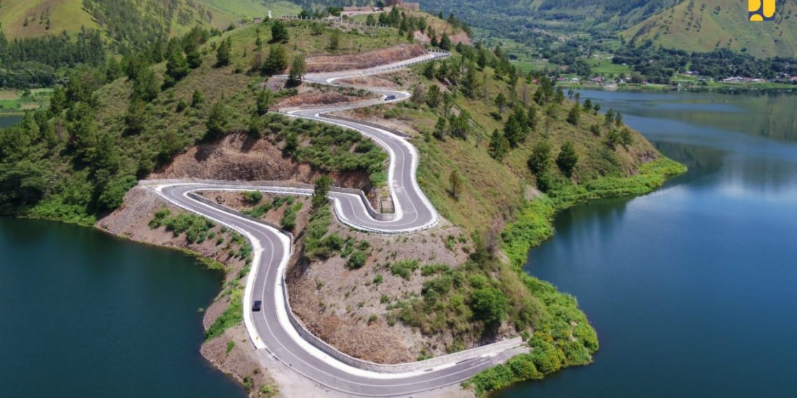 Wisata Rohani Danau Toba  Dongkrak Perekonomian Daerah
