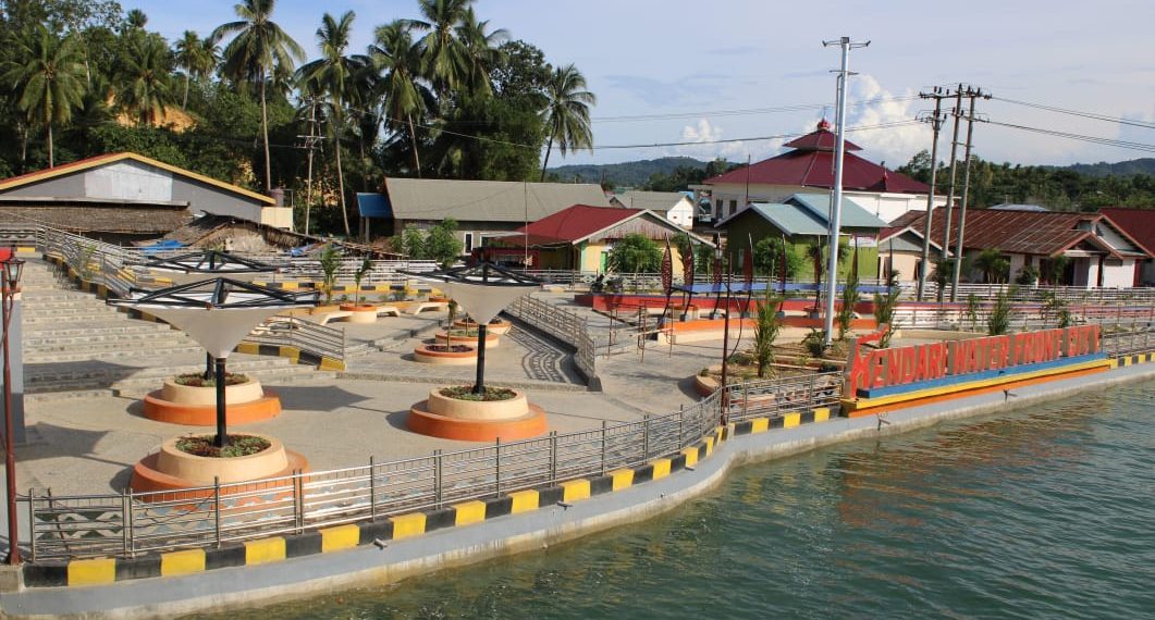 Kawasan Wisata Waterfront City kota Kendari Ciamik