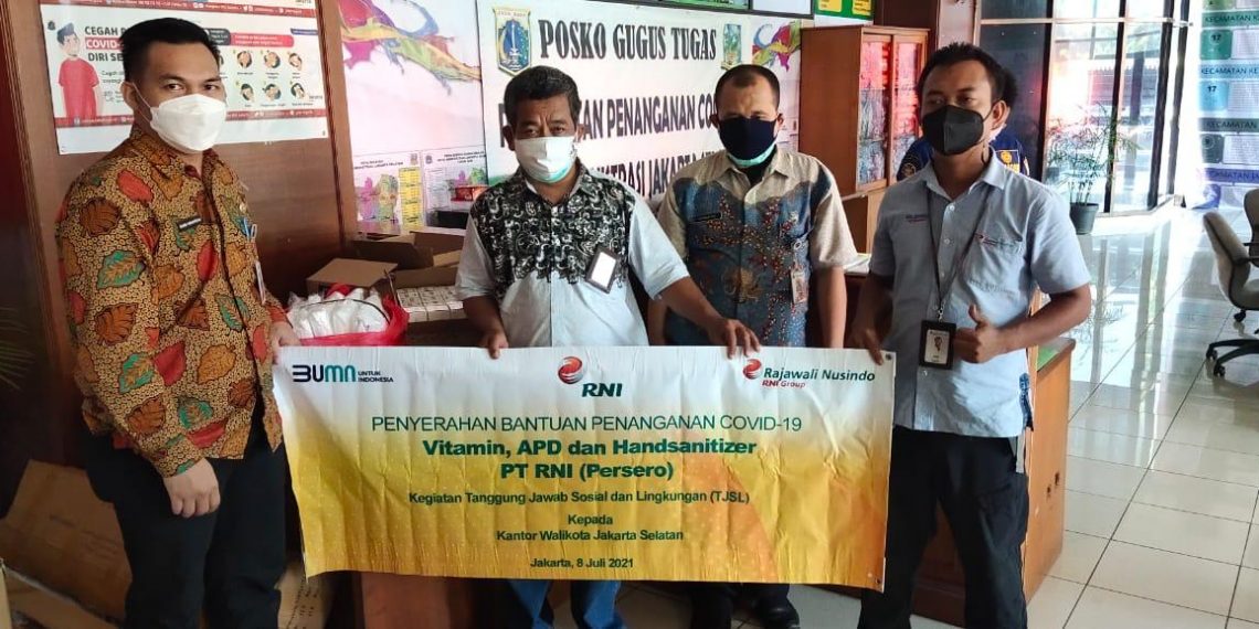 RNI Salurkan Bantuan untuk Nakes dan Warga yang Isolasi di Wilayah Jakarta