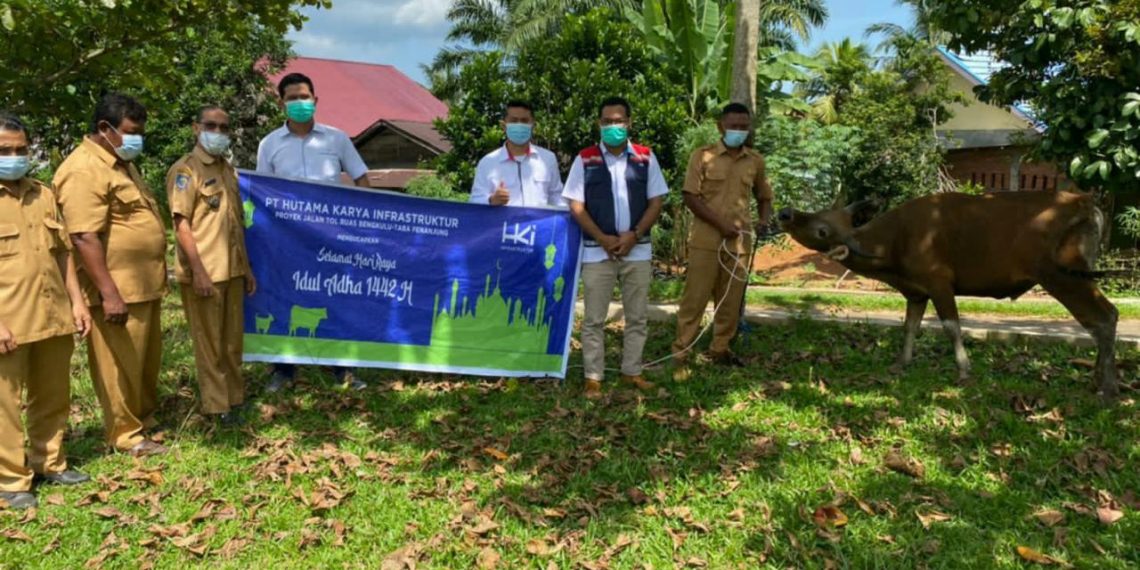 Hutama Karya Tebar Hewan Qurban saat Pandemi