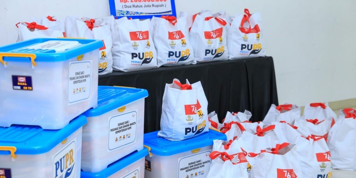 PUPR Beri Bansos Kepada Para Tenaga Kesehatan, Pengemudi Ambulans, dan Penggali Makam Khusus Covid-19