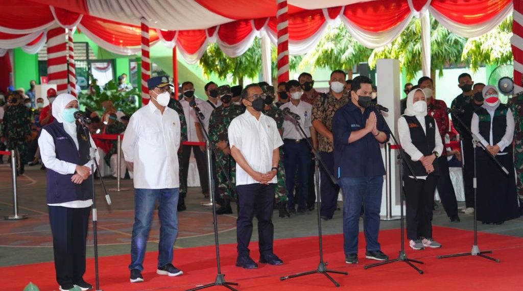 Dukung Percepatan Vaksinasi di Jateng dan Jatim, Menteri BUMN Tinjau Sentra Vaksin