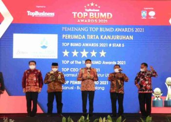 Mantap, Perumda Tirta Kanjuruhan Raih TOP of The TOP BUMD Awards 2021