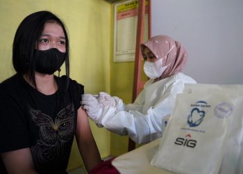 Turut Atasi Covid-19, SIG Sebar Bantuan 5.000 Paket Multivitamin