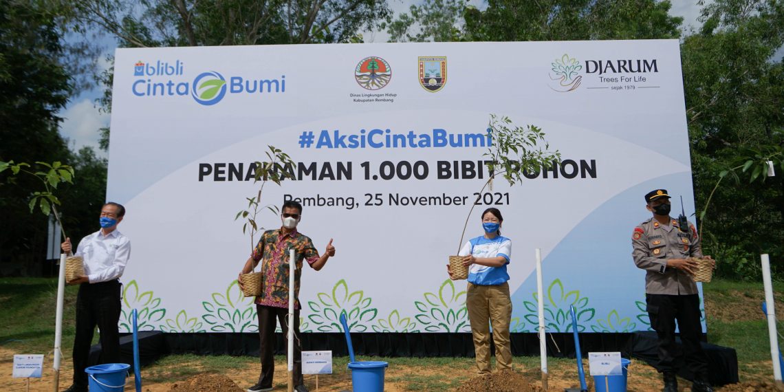 1.000 Bibit Pohon Ditanam Blibli dan Djarum Foundation