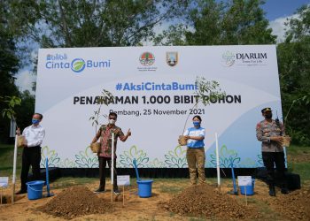 1.000 Bibit Pohon Ditanam Blibli dan Djarum Foundation