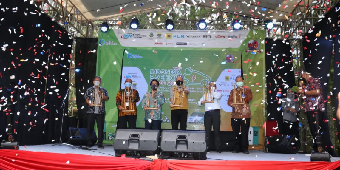 Aneka Kendaraan Listrik dipamerkan di Indonesia E-Vehicle Expo 2021