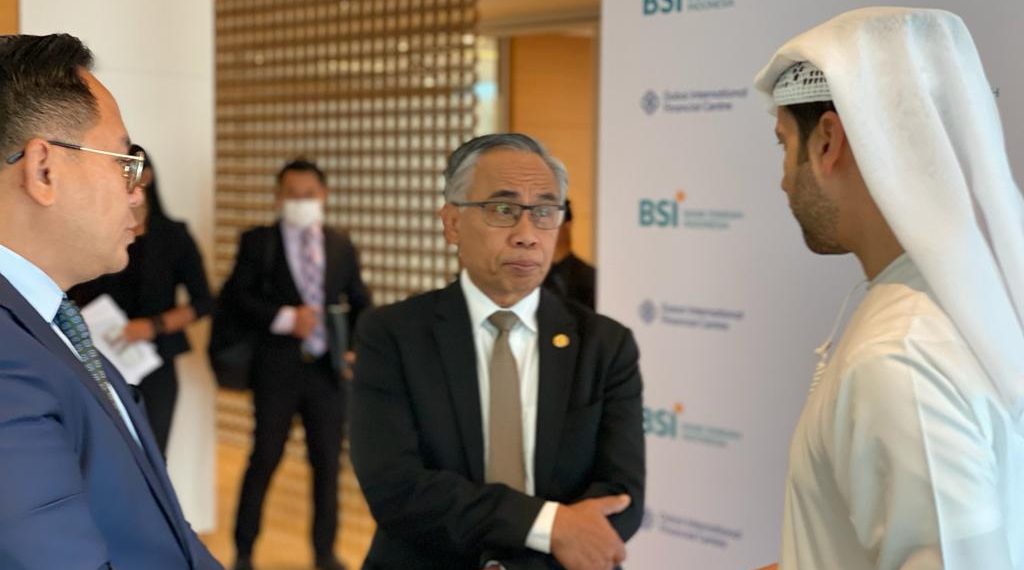 Perkuat Industri Keuangan Syariah, OJK Gandeng Dubai FSA