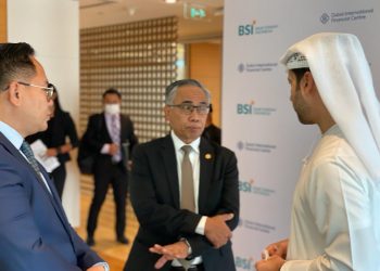 Perkuat Industri Keuangan Syariah, OJK Gandeng Dubai FSA