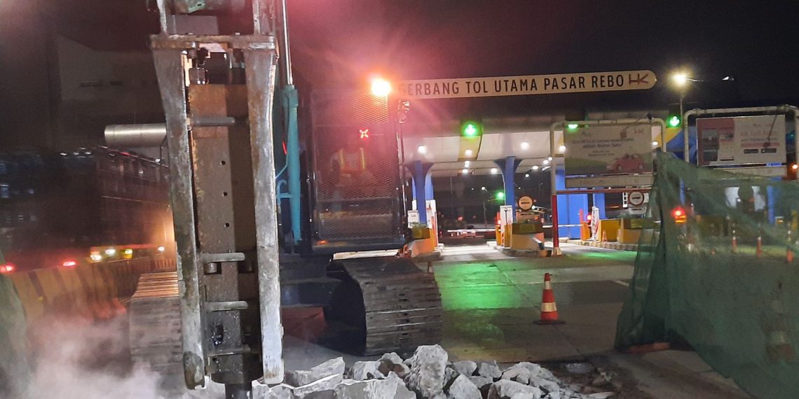 Hutama Karya Imbau Berhati-hati Lintasi Jalan Tol saat Pemeliharaan dan Perbaikan Rutin