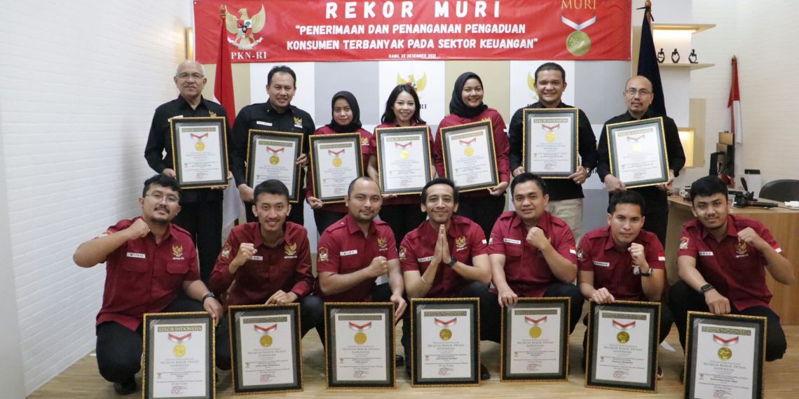 Top, Pengaduan Sektor Jasa Keuangan di BPKN-RI Gaet Penghargaan Rekor dari MURI