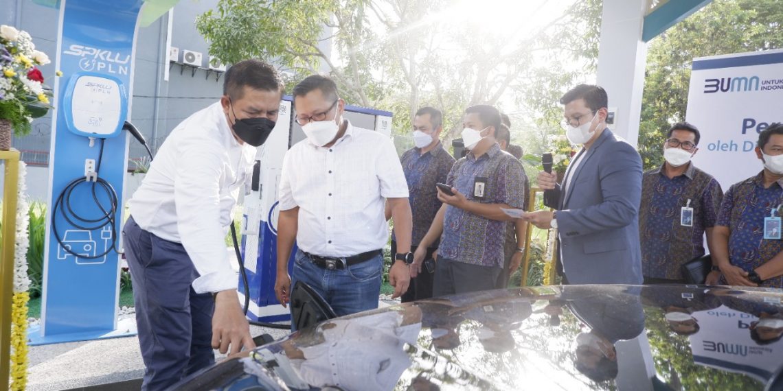 Operasikan SPKLU Perdana di Kalimantan, PLN Mulai Masifkan Kendaraan Listrik