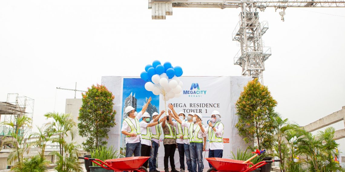Resmi, Superblok Modern Apartemen MEGA Residence Gelar Topping Off