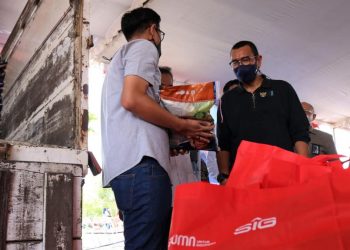 Gelar Pasar Murah di Gresik, SIG Sediakan 2.500 Paket Sembako Murah untuk Masyarakat