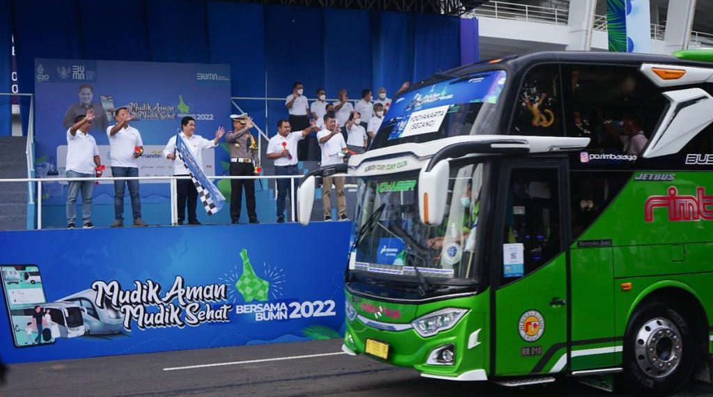 Mudik Bersama BUMN 2022, SIG Berangkatkan 990 Pemudik ke Jateng dan Jatim