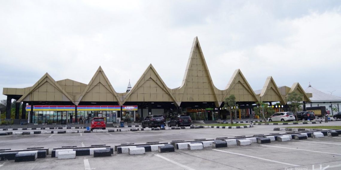 Hutama Karya Sambut Pemudik yang Melintas di Tol Trans Sumatera