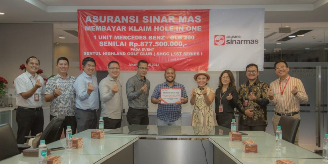 Asuransi Sinar Mas Kembali Bayar Klaim Hole in One Senilai Rp 877.500.000