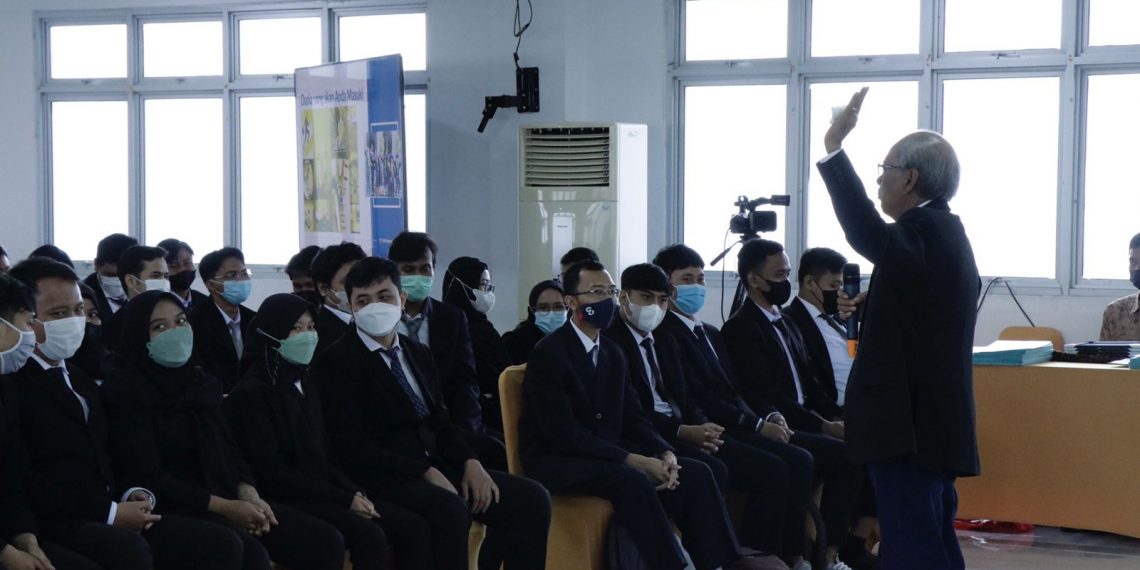 Ratusan Calon Wisudawan UPN Veteran Jakarta Antusias Mengikuti Pembekalan dari Ben De Haan