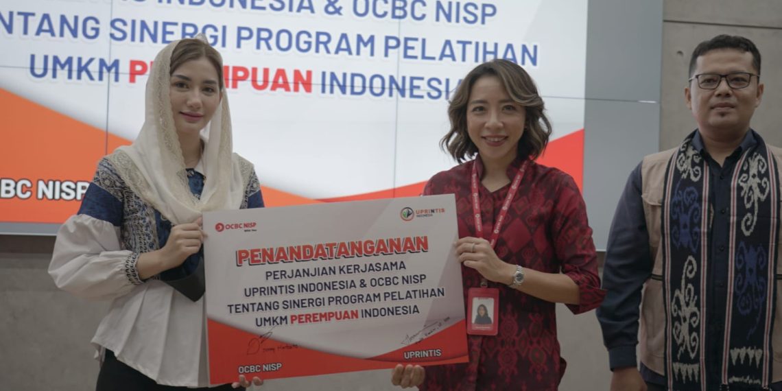 Berdayakan Perempuan, Bank OCBC NISP Gandeng UPRINTIS