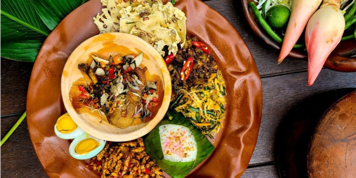 Realtindo bersama Aston Priority Simatupang Menghadirkan Sajian Nasi Campur Favorit Khas Bali