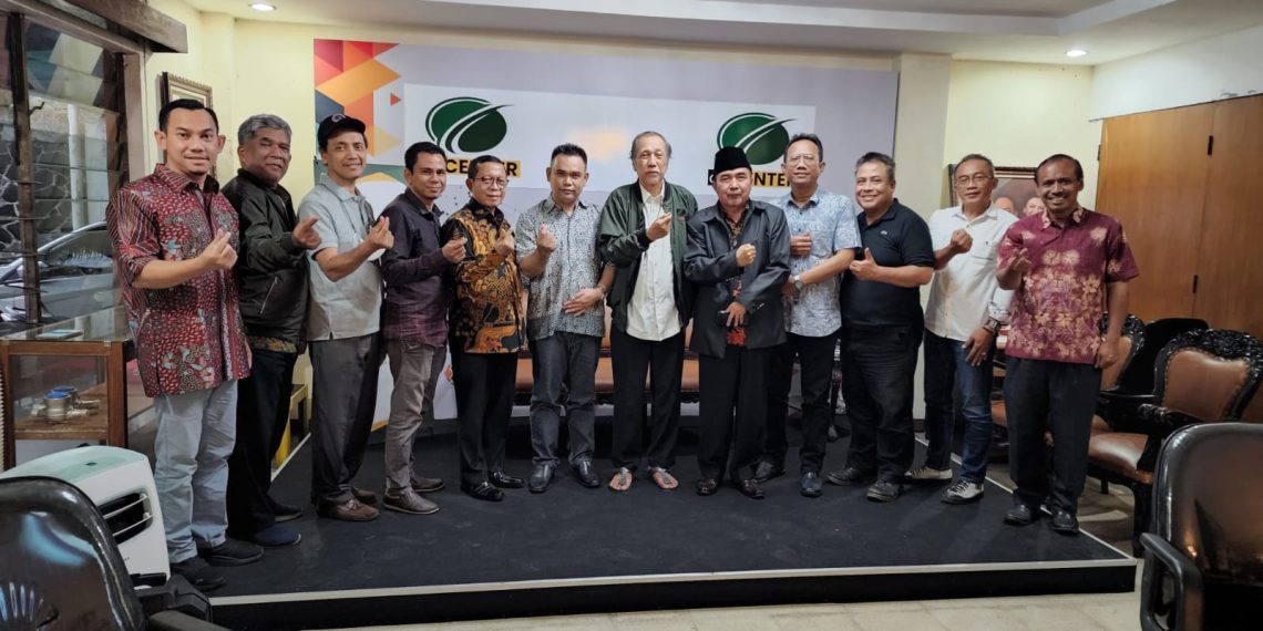 Percepat Kesejahteraan Warga Desa, deCENTER Lahirkan Lembaga Ekonomi Swasta Indonesia (LESI)