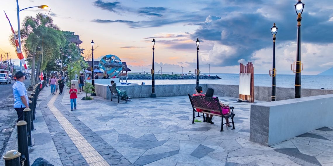 PUPR Selesaikan Penataan Kawasan Pariwisata Pantai Malalayang dan Bunaken