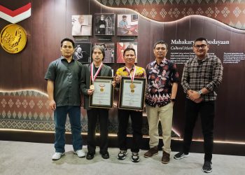 Ini Rekor Penulis Terbanyak Buku Teknik Transportasi