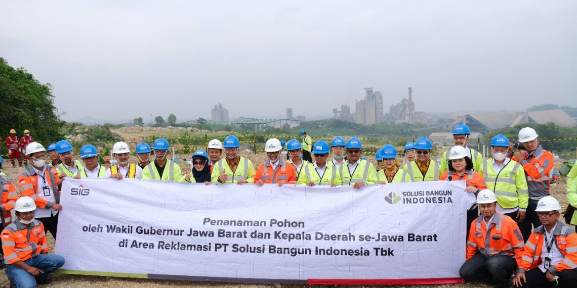 Kandidat Proper Emas, Pabrik SBI Narogong Jadi Tujuan Studi Banding Praktik Pertambangan Berkelanjutan Kepala Daerah se-Jabar