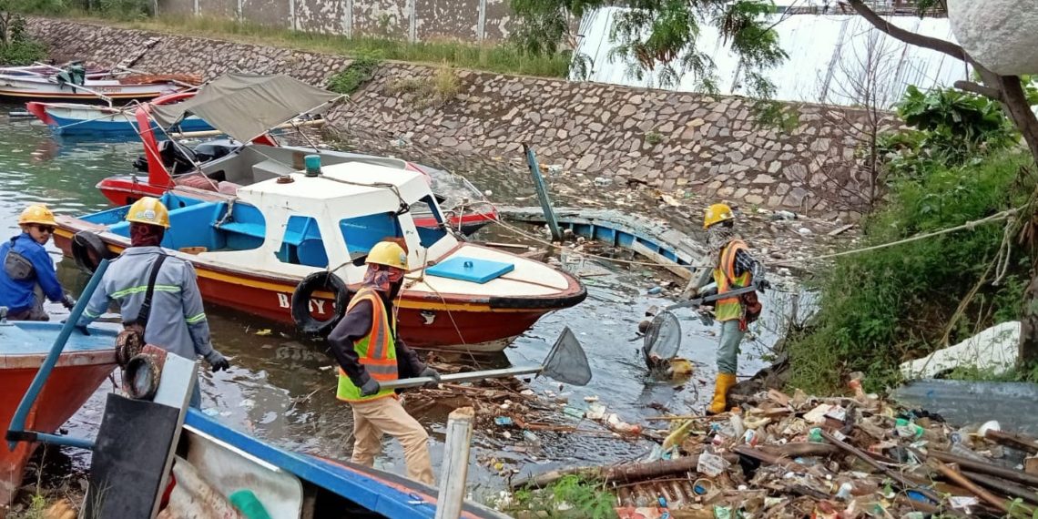 HK Gelar Aksi Bersih-Bersih di PLTU USC