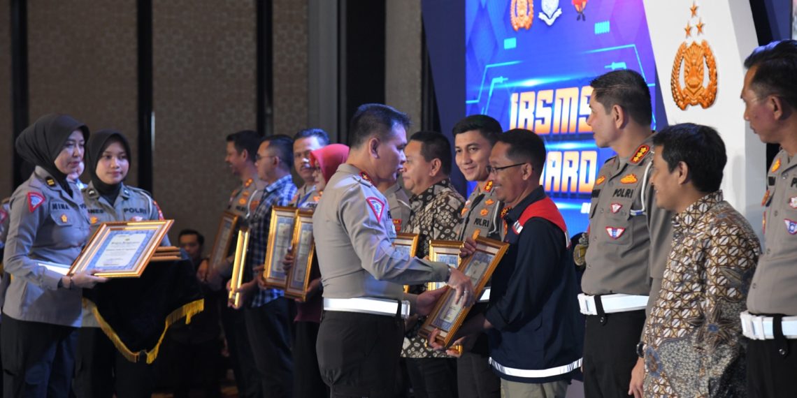 Hutama Karya Raih Penghargaan Presisi Award 2023