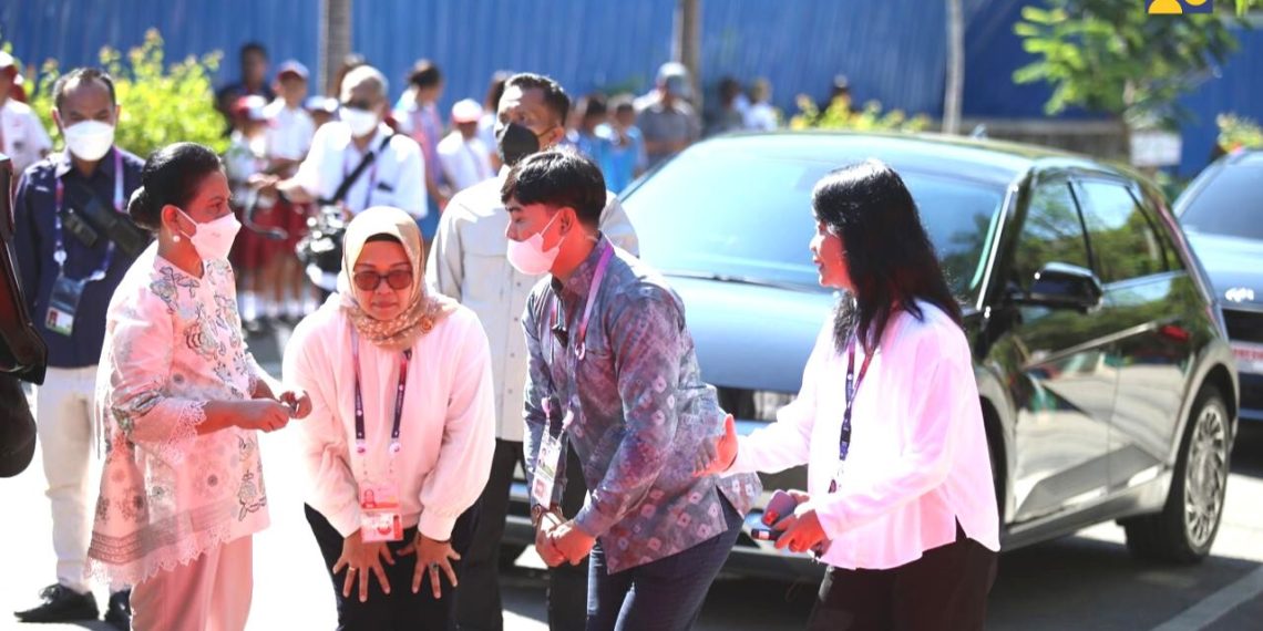Ibu Negara Iriana Jokowi Tinjau Kesiapan Puncak Waringin